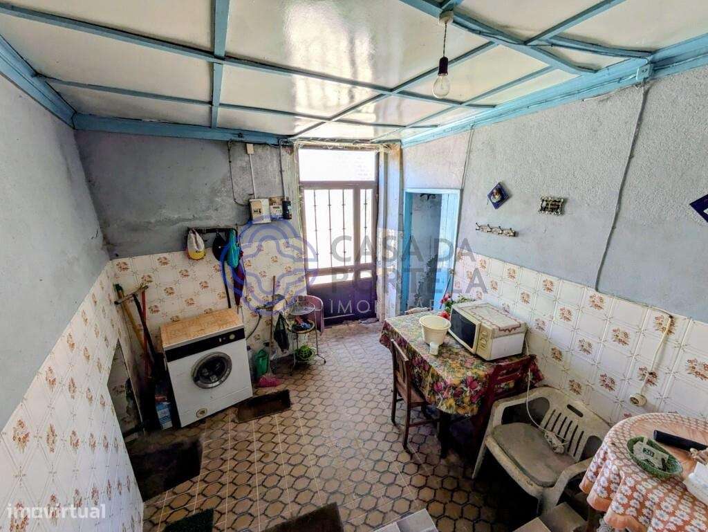 Moradia em pedra para remodelação - Grande imagem: 4/21