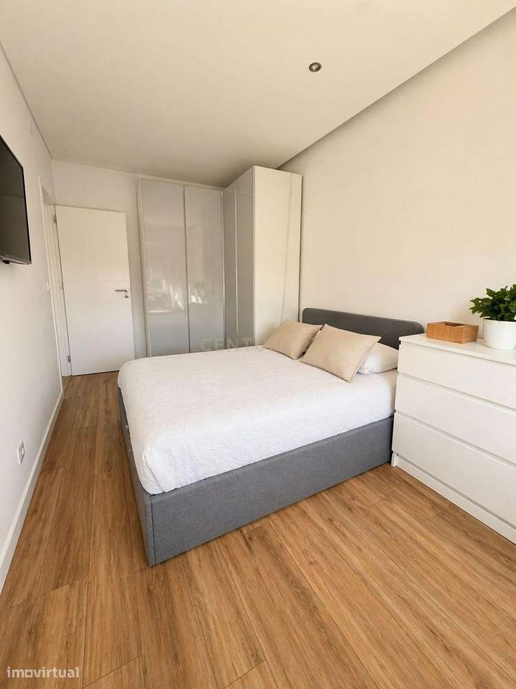 Apartamento T2 Remodelado a poucos minutos da Estação da Reboleira-8