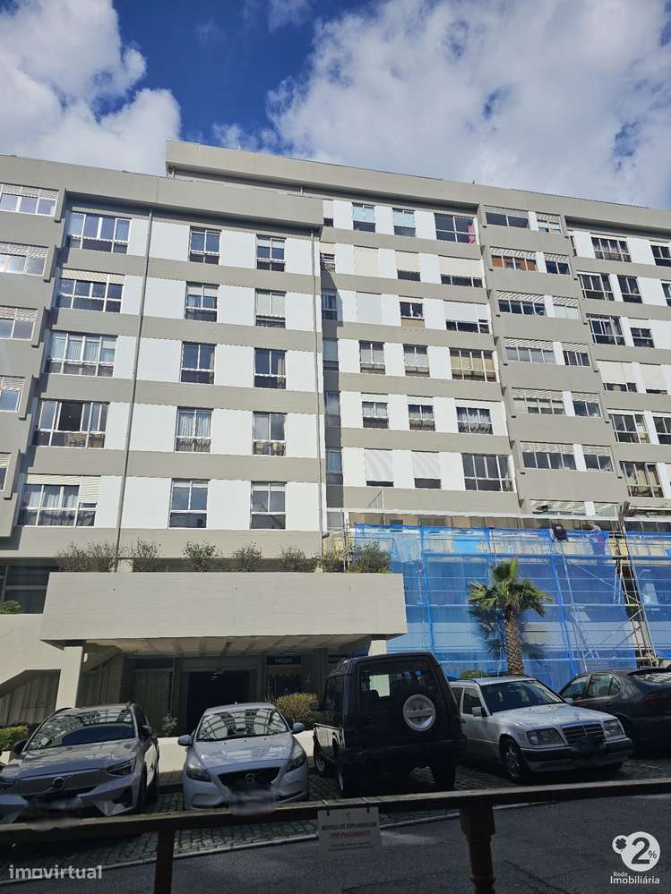 Apartamento T2 Renovado no Porto ( Torrinha )-1