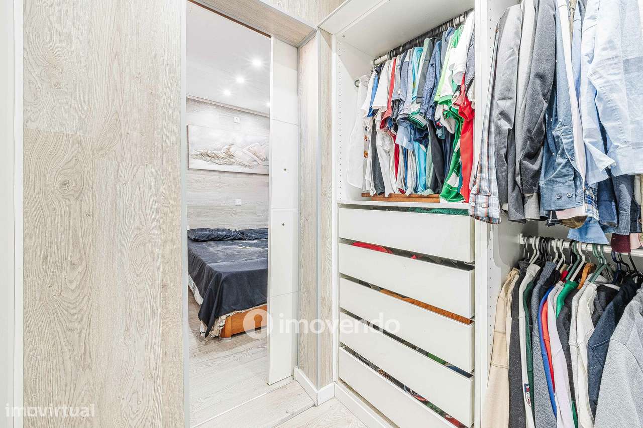 Apartamento T2, com logradouro grande, em Odivelas-27