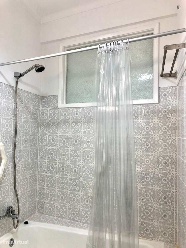 Quarto - localizado em Linda-a-Velha Lisbon - Grande imagem: 3/14