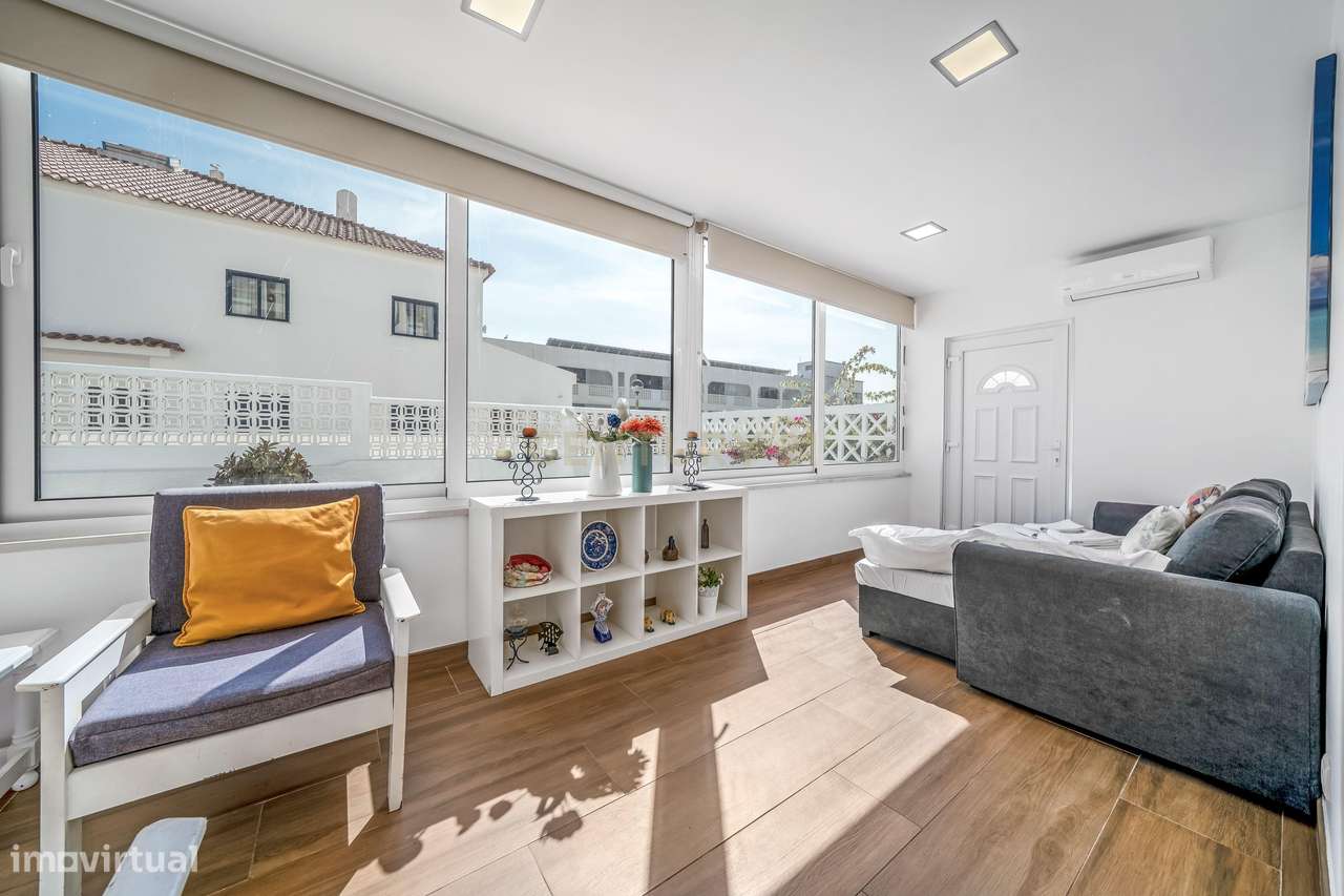 Apartamento T2 com terraços e piscina a 100 metros da praia da Oura –-7