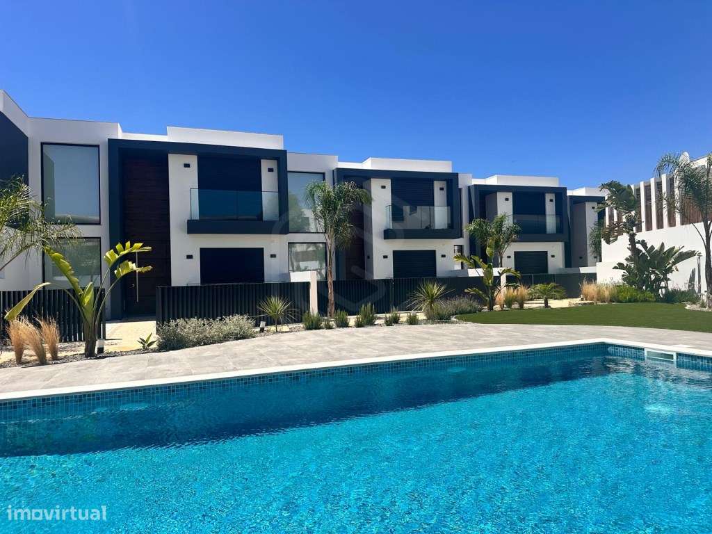 Moradias T4 em Banda em Zona Tranquila de Boliqueime, Algarve - Grande imagem: 2/20