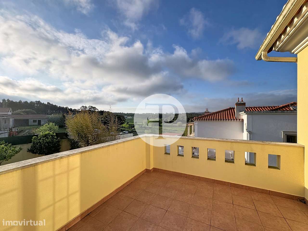 Moradia T5 com piscina no Nadadouro | 408 m² | Lote de 809 m²-34