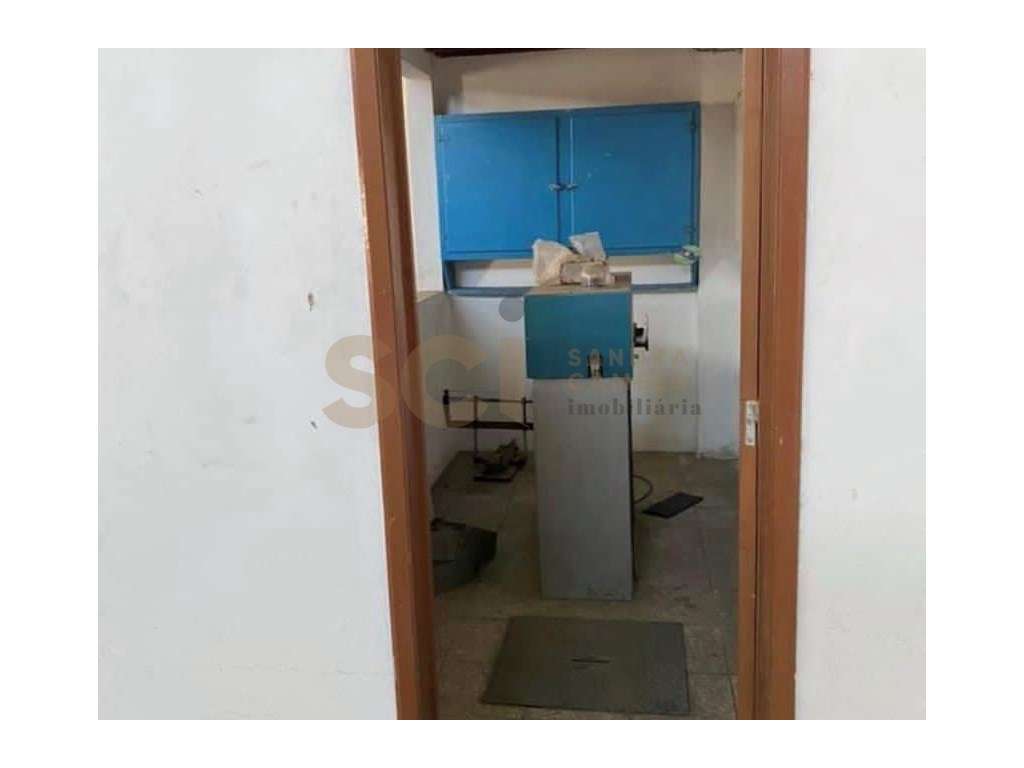 Armazém em Vila Nova de São Bento, com cerca de trezentos metros qu... - Grande imagem: 4/16