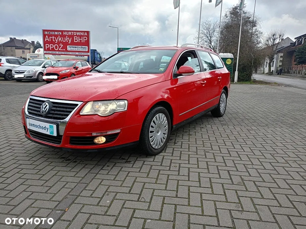 Volkswagen Passat 1.6 FSI Highline - 2