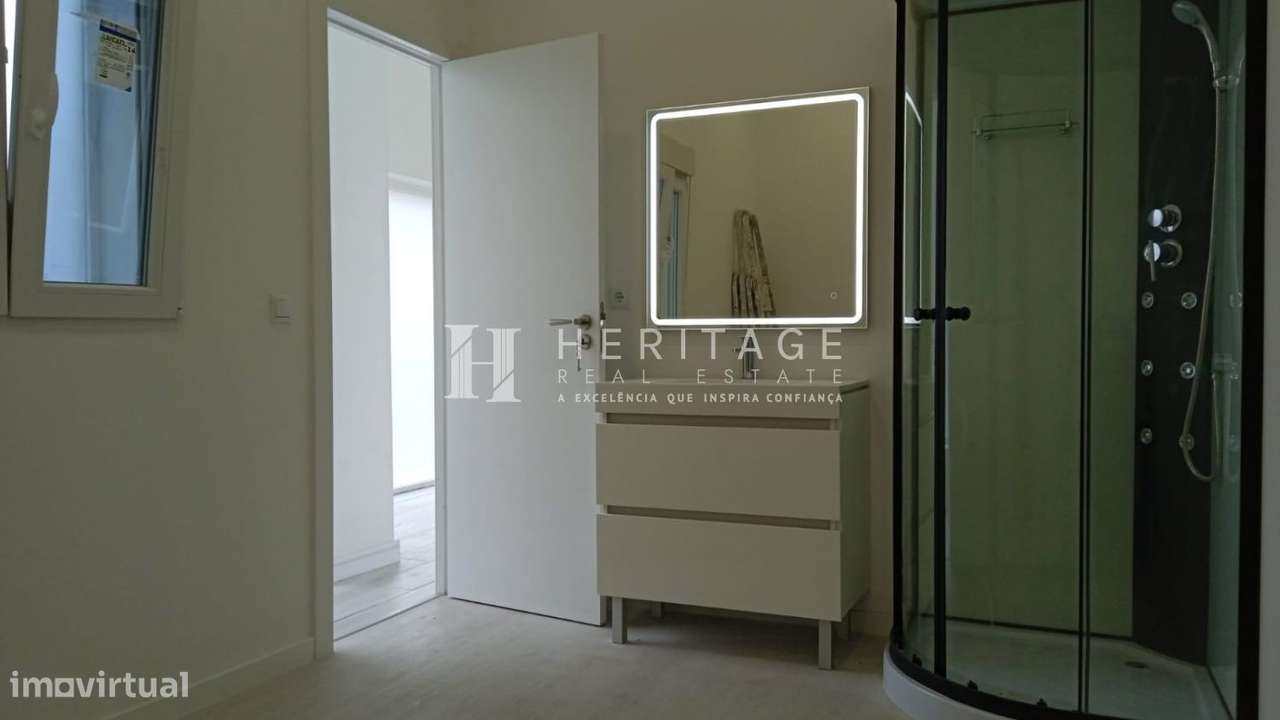 Loja com terraço no Barreiro-13