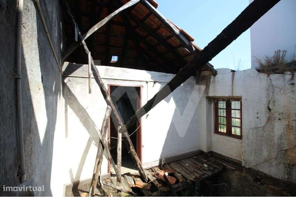 Moradia Para Reconstrução| Investimento |Penacova | Coimbra | Habitaçã - Grande imagem: 4/22