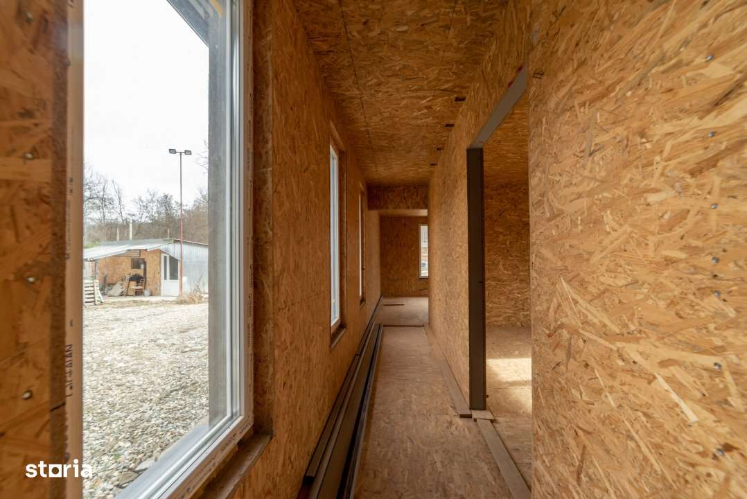 Casa moderna cu 5 camere intr-o zona linistita de deal - Imagine principală: 5/12