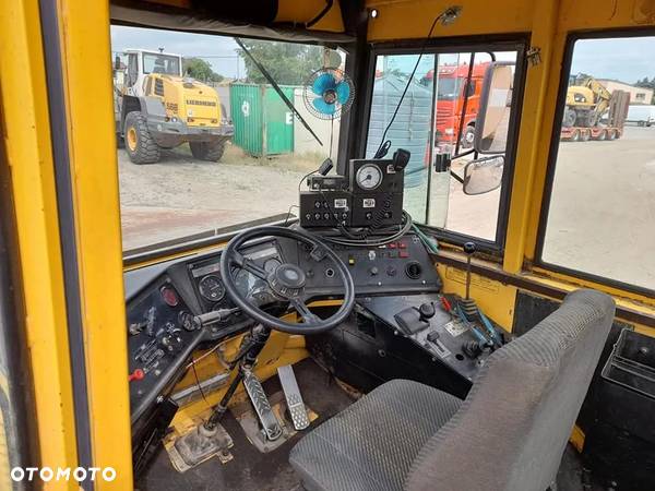 Volvo A25 - 8