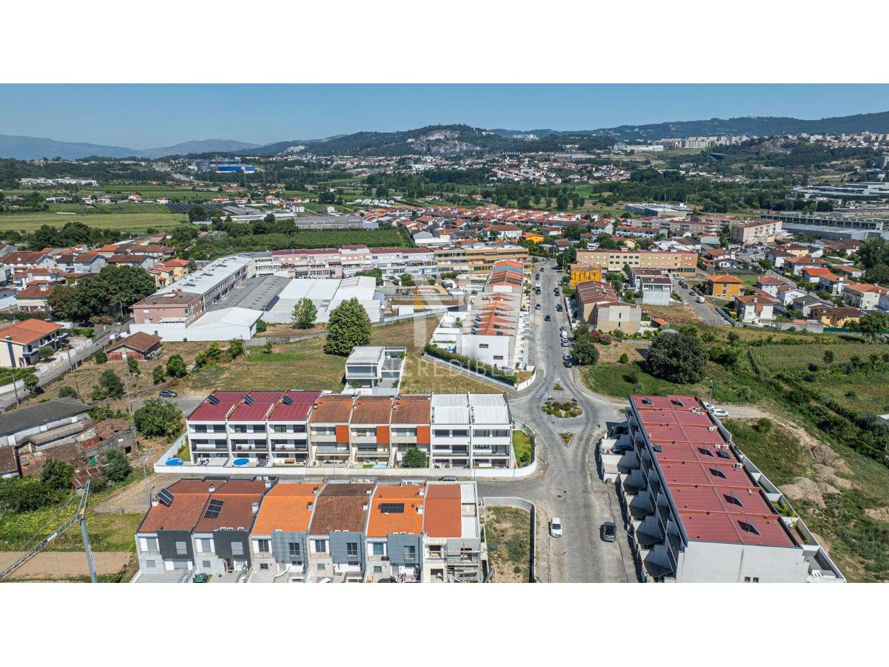 MORADIA T3 SEMI-NOVA EM GAVETO – MERELIM, BRAGA-39