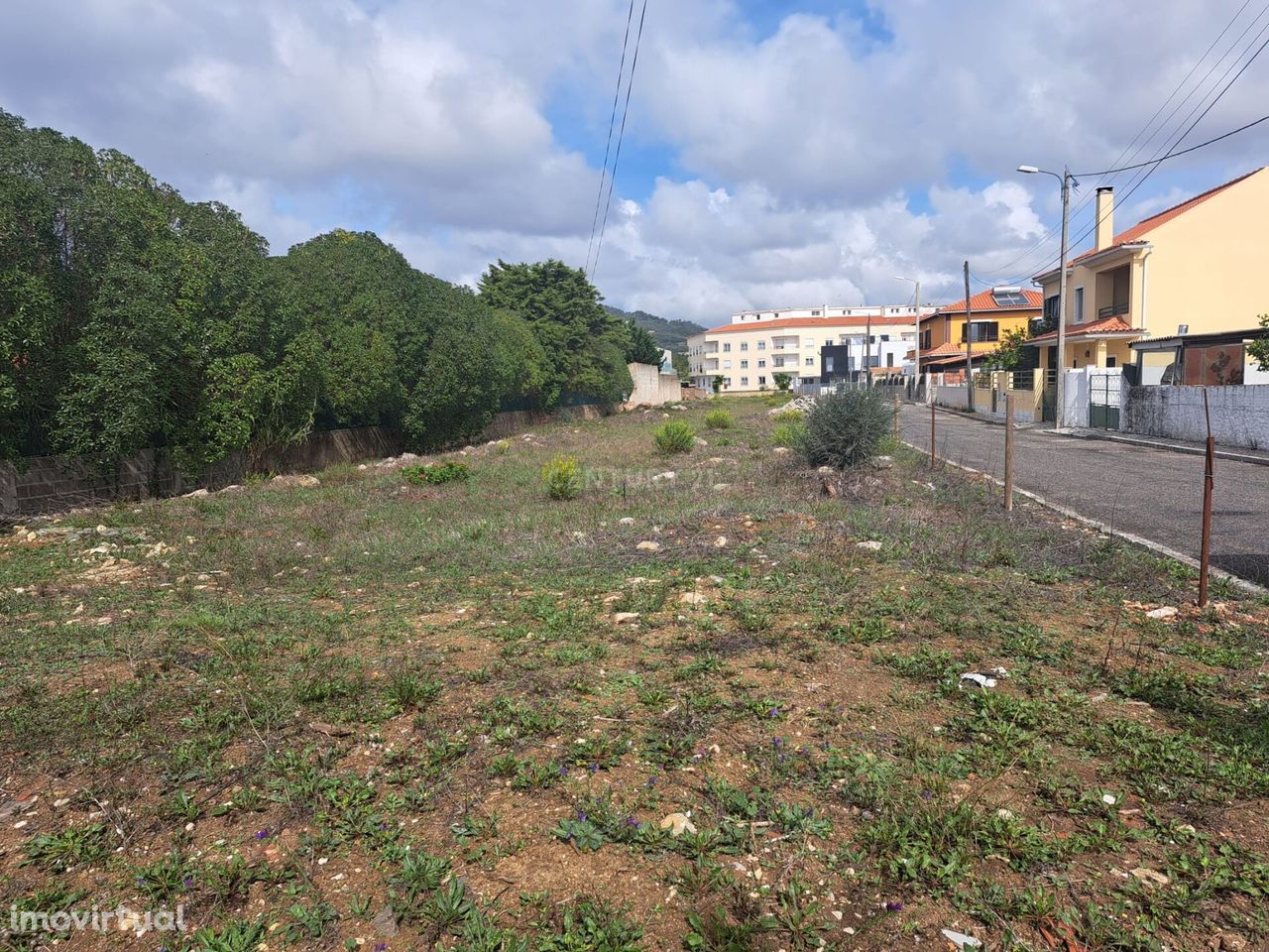 Terreno Urbano, com 2.242m2 e com projeto para construção de 4 moradia