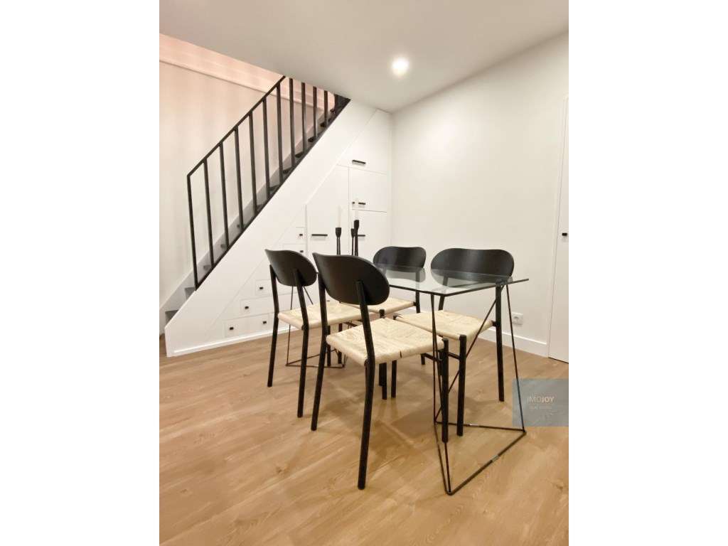 Apartamento T1 Duplex todo renovado para arrendar mobilado em Lisbo... - Grande imagem: 4/10