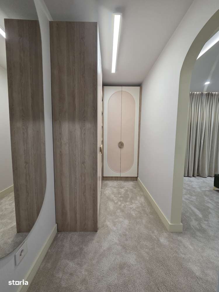 Vilă cu arhitectură futuristă și design avangardist la Cheie-11