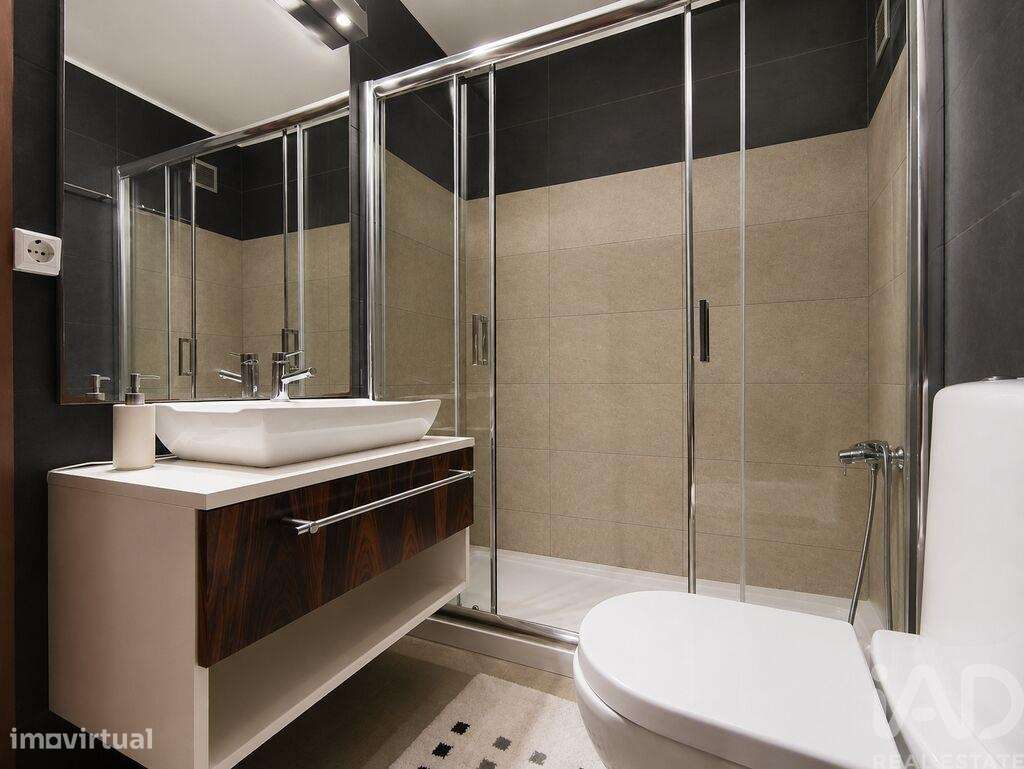 Apartamento T3 em São Mamede de Infesta e Senhora da Hora de 101 m2-16