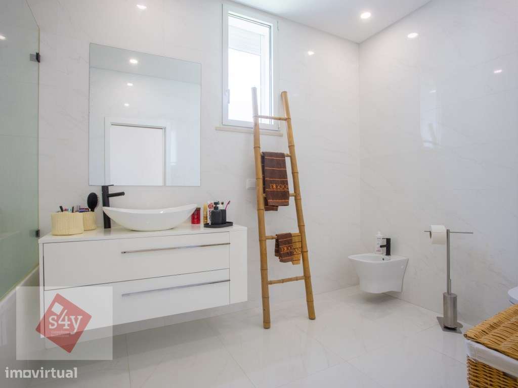 Moradia em Belverde - Piscina e Garagem!-30