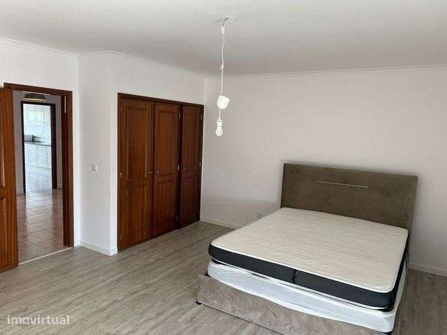 T2 com lugar de parqueamento Monte Abraão - Grande imagem: 5/7