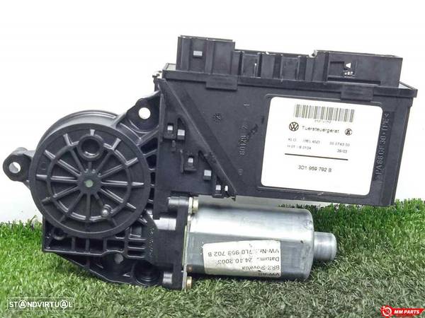 MOTOR ELEVADOR FRENTE DIREITO VOLKSWAGEN TOUAREG 7LA, 7L6, 7L7 2006 - 1