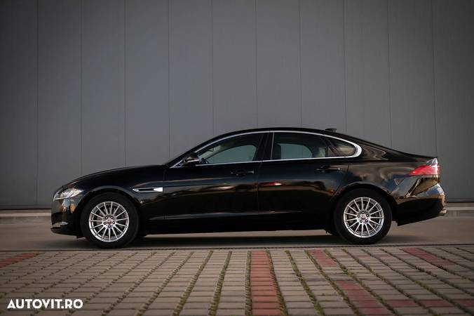 Jaguar XF 20d RWD E-Performance Prestige - 10