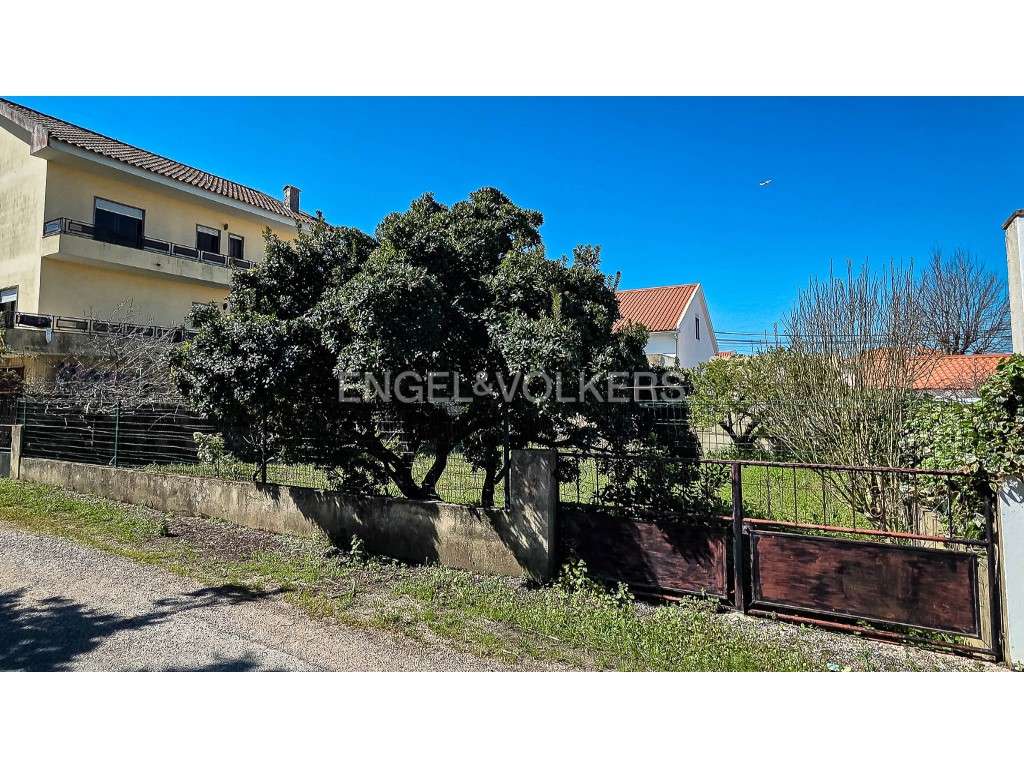 Terreno para Construção a Poucos Minutos do Mar - Grande imagem: 2/15