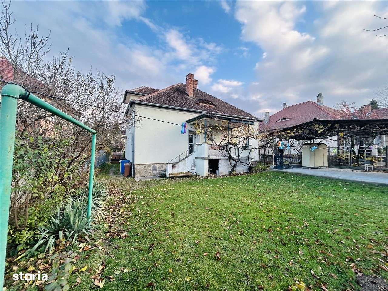 Casa individuala - teren 900 mp, garaj, pivnita, pod - Calea Poplacii-1