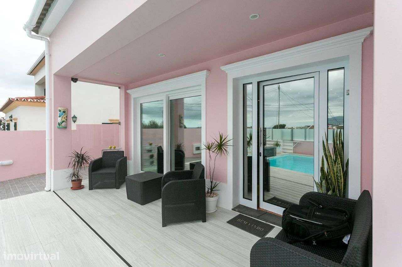 Fabulosa vivenda de Tipologia T4 Bairro Alcino Alves Ponta Delgada - Grande imagem: 4/42