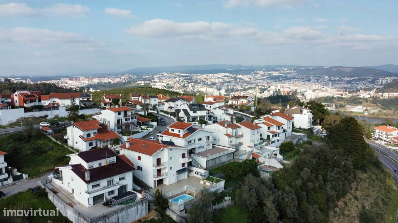 Moradia T6+3 c/ Piscina e Garagem - Coimbra-30