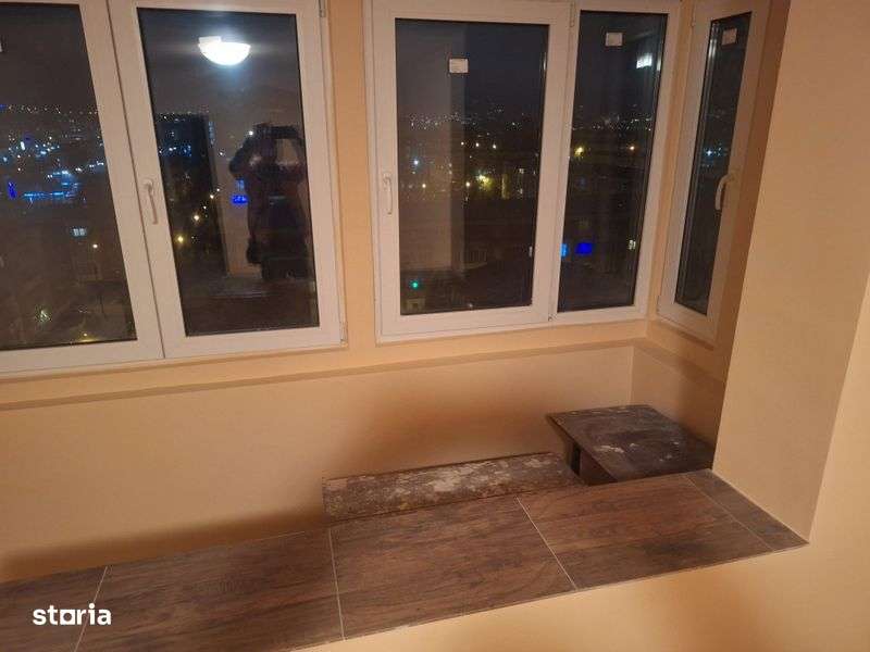 Vand garsoniera etajul 9 - Imagine principală: 4/8