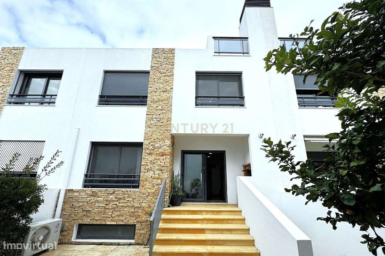 Moradia T3+1 em Alcochete: Luxo e Conforto!-18