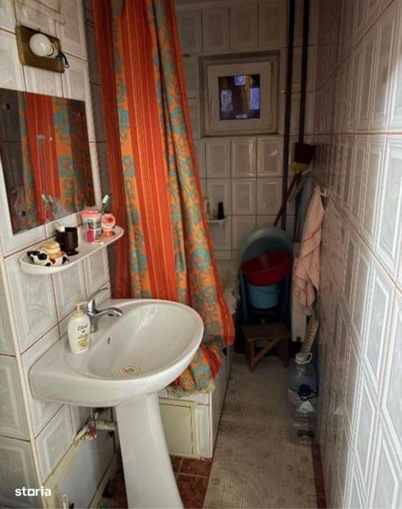 2 camere .. etaj 2 in bloc izolat cu centrala .. 74000 euro - Imagine principală: 4/6