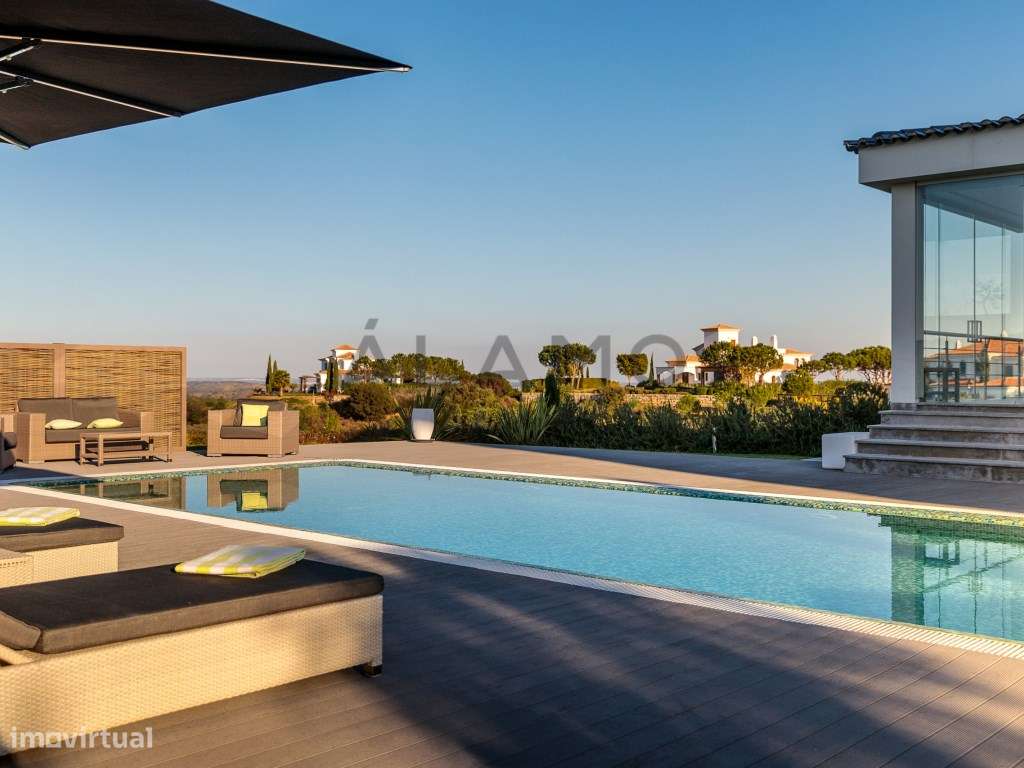 Villa Luxuosa com 5 Quartos em Monte Rei Golf Resort - Grande imagem: 3/29