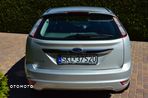 Ford Focus 1.6 Ghia - 33