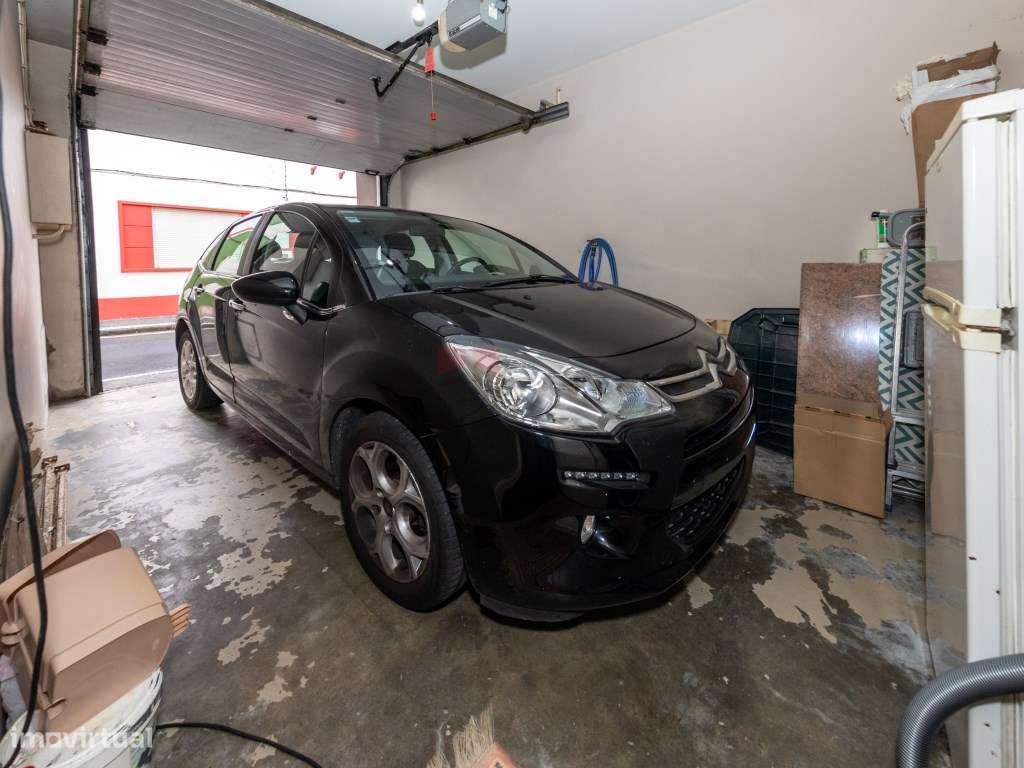 Moradia c/ Licença AL e Garagem junto à Av. Marginal - Ponta Delgada-41