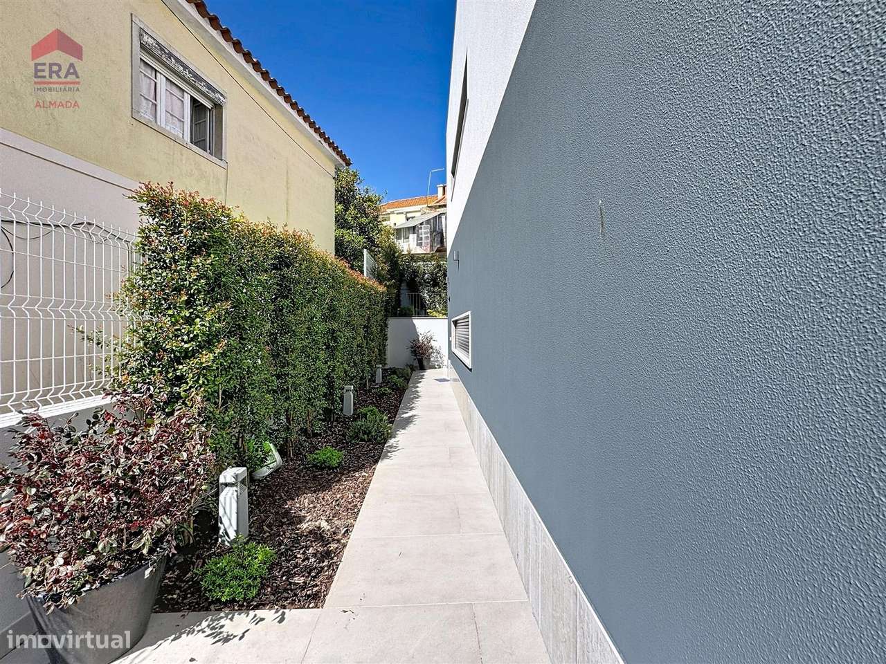 Nova Moradia em Almada , 5 suites, garagem e jardim-40