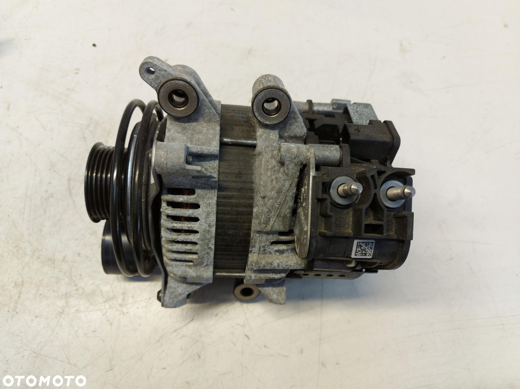 VOLVO XC40 B4 Alternator 32301041 - 1