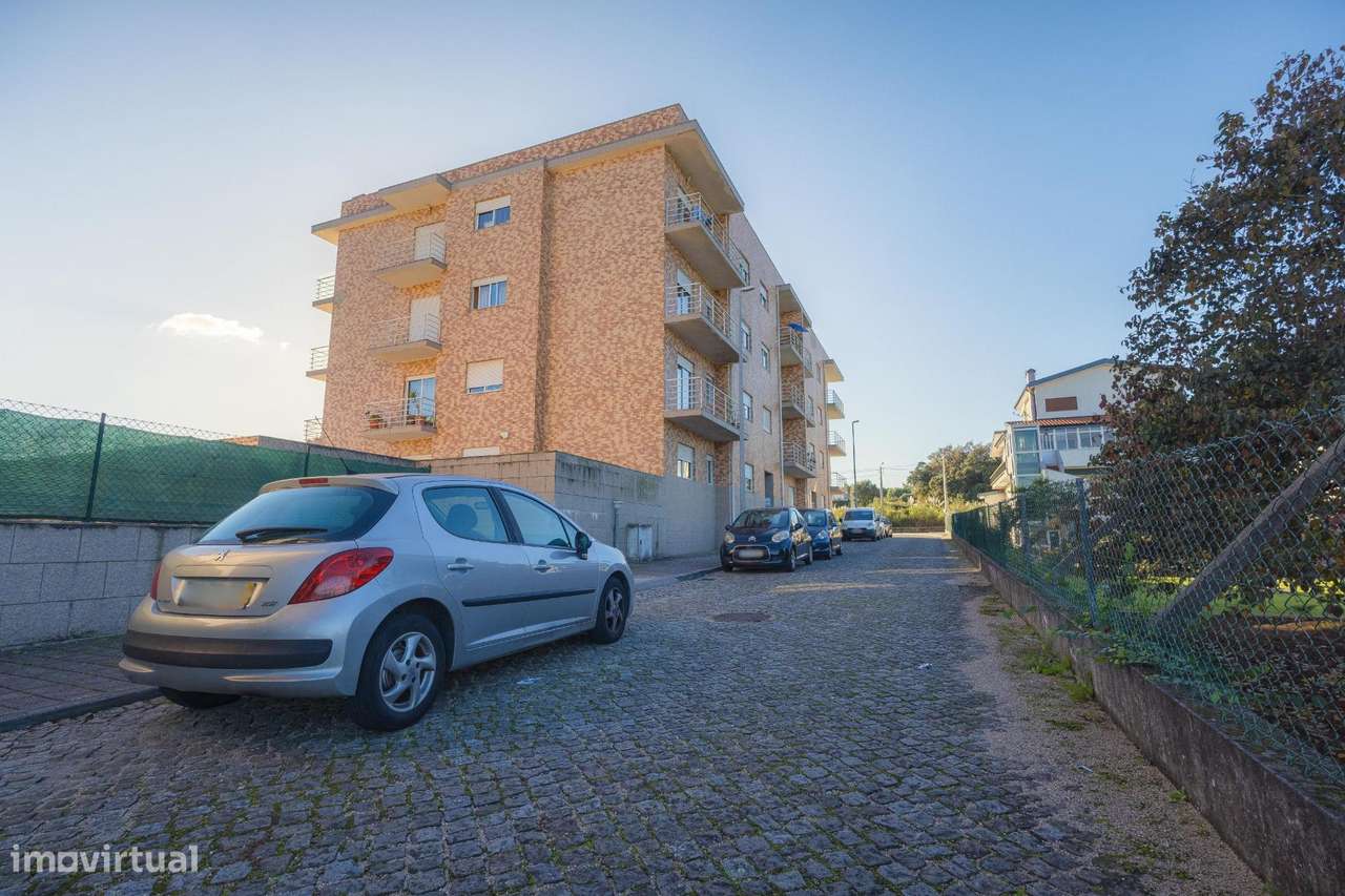 Apartamento T2, Gondomar, com varanda e 2 lugares de garagem-31