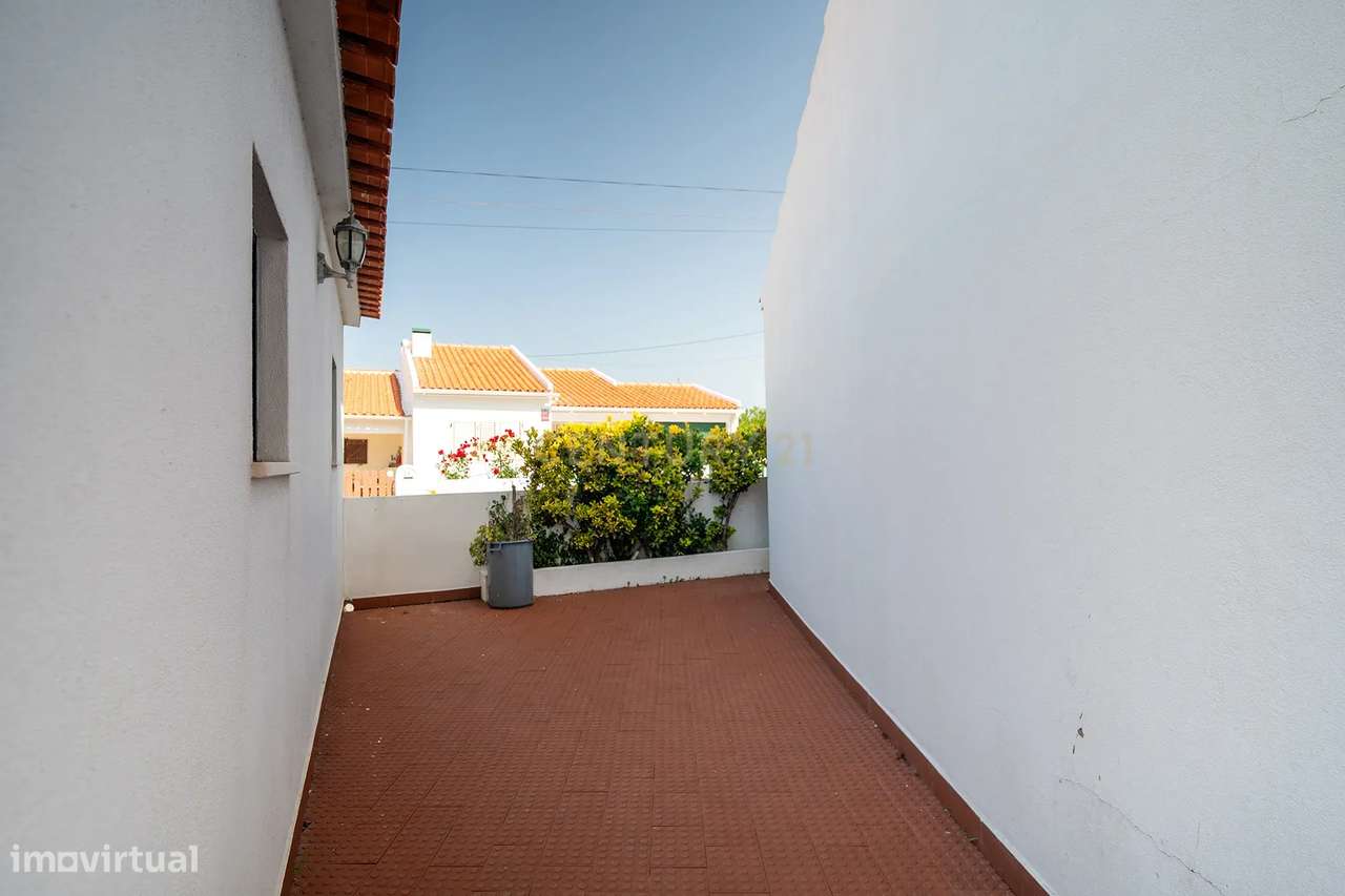 Moradia em Manique de cima, T3+1 com vista panorâmica, anexo e garagem-21