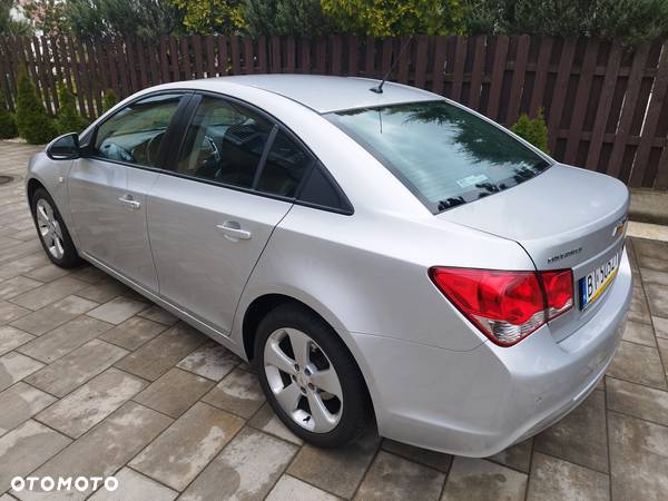 Chevrolet Cruze 1.6 LT - 4