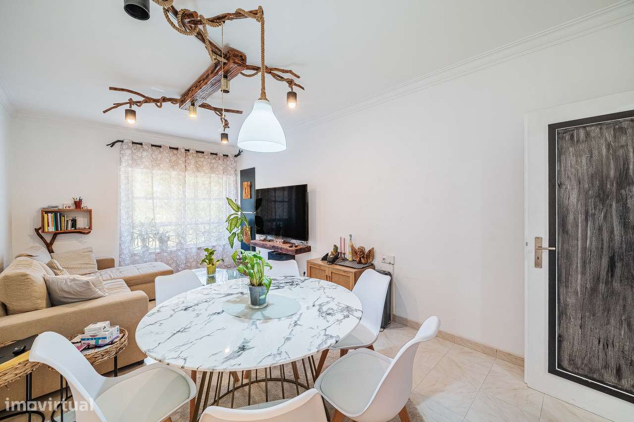 Apartamento T2 Remodelado | Tapada das Mercês-5