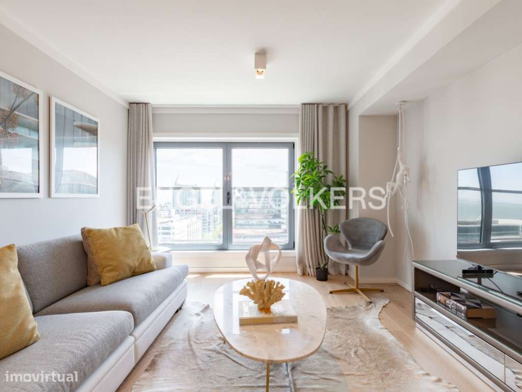 T1 no 16º Piso com Vista Única sobre o Tejo - Grande imagem: 3/26