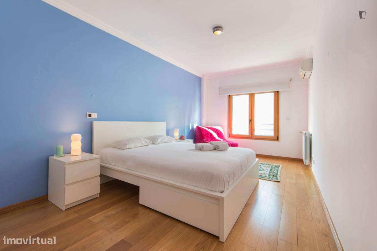 Apartamento com 2 quartos - localizado em Entrecampos Lisbon - Grande imagem: 2/52