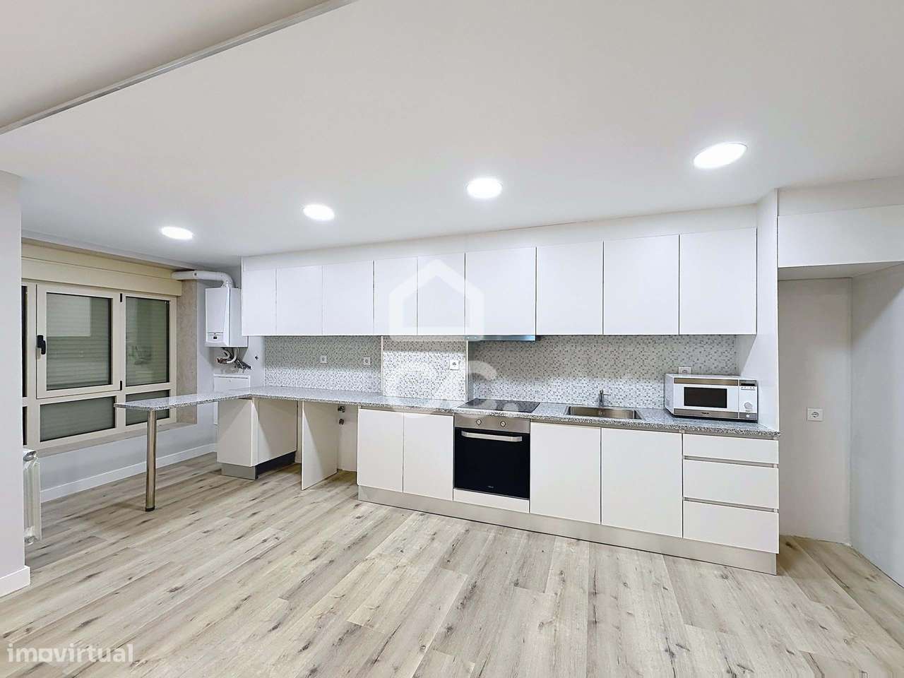 Apartamento T3 com garagem em Santa Maria Maior - Grande imagem: 3/13