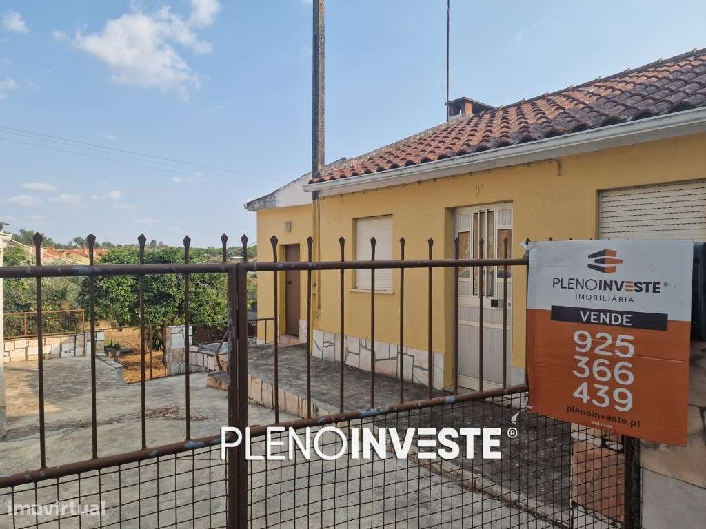 Moradia com garagem e terreno em Vale de Açor-47