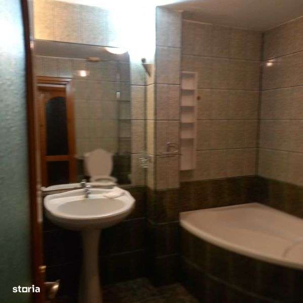 Vand apartament 3 camere,etajul IV - Imagine principală: 4/7