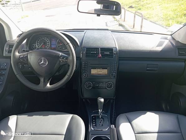 Mercedes-Benz A 160 Elegance Aut. - 12