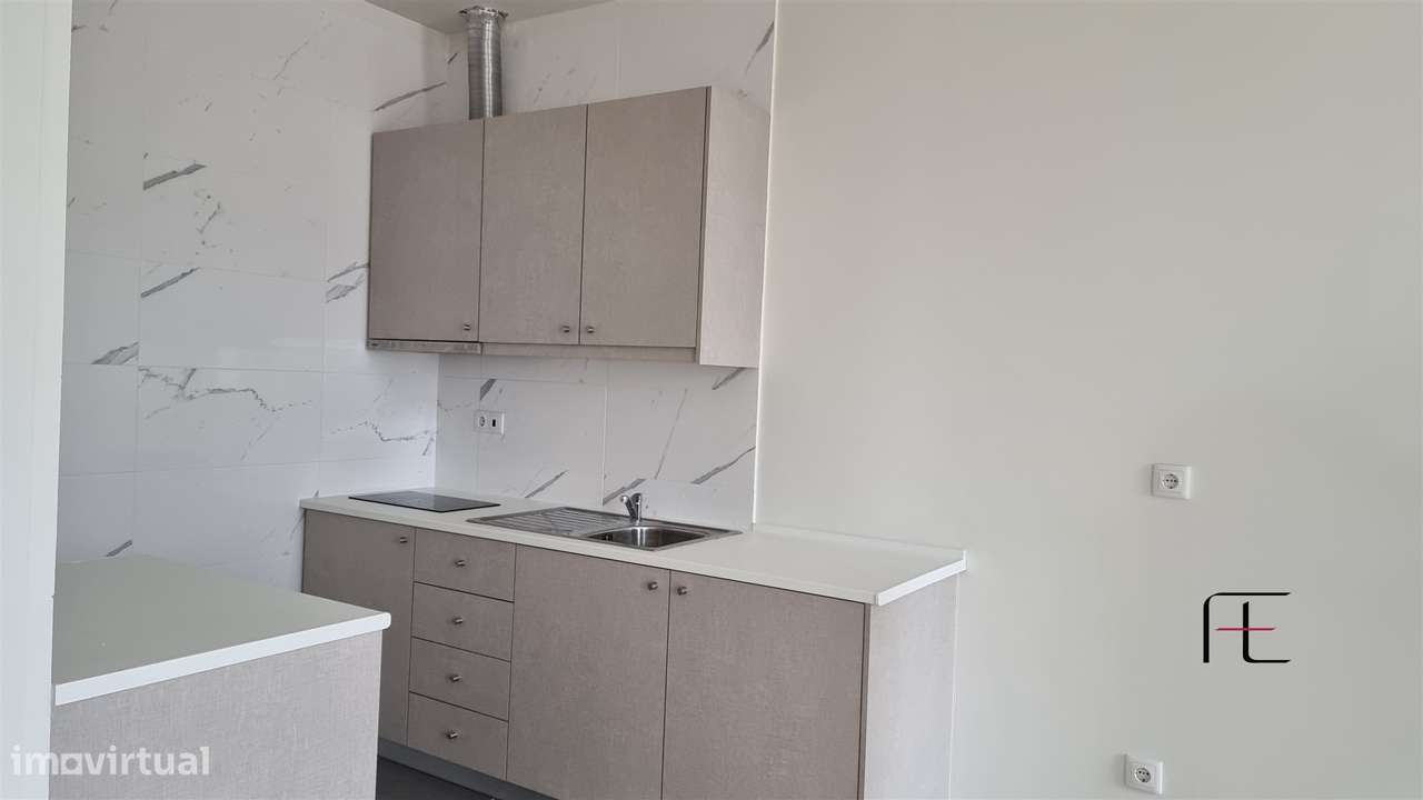 Prédio T1 Venda em Santa Marinha e São Pedro da Afurada,Vila Nova de G - Grande imagem: 3/16