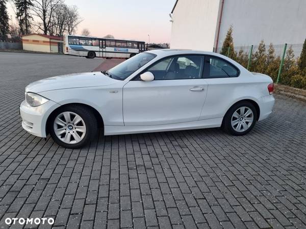 BMW Seria 1 120d Coupe - 6