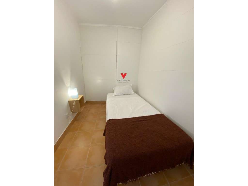 Prédio para recuperar em Campo Ourique-7