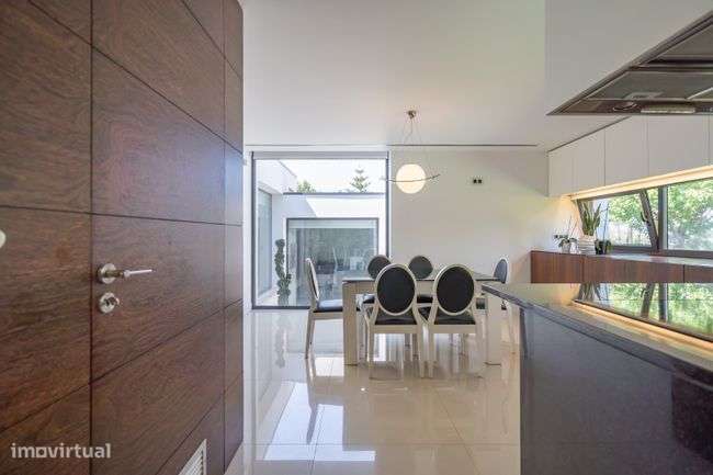 Moradia de Luxo para venda T4-22