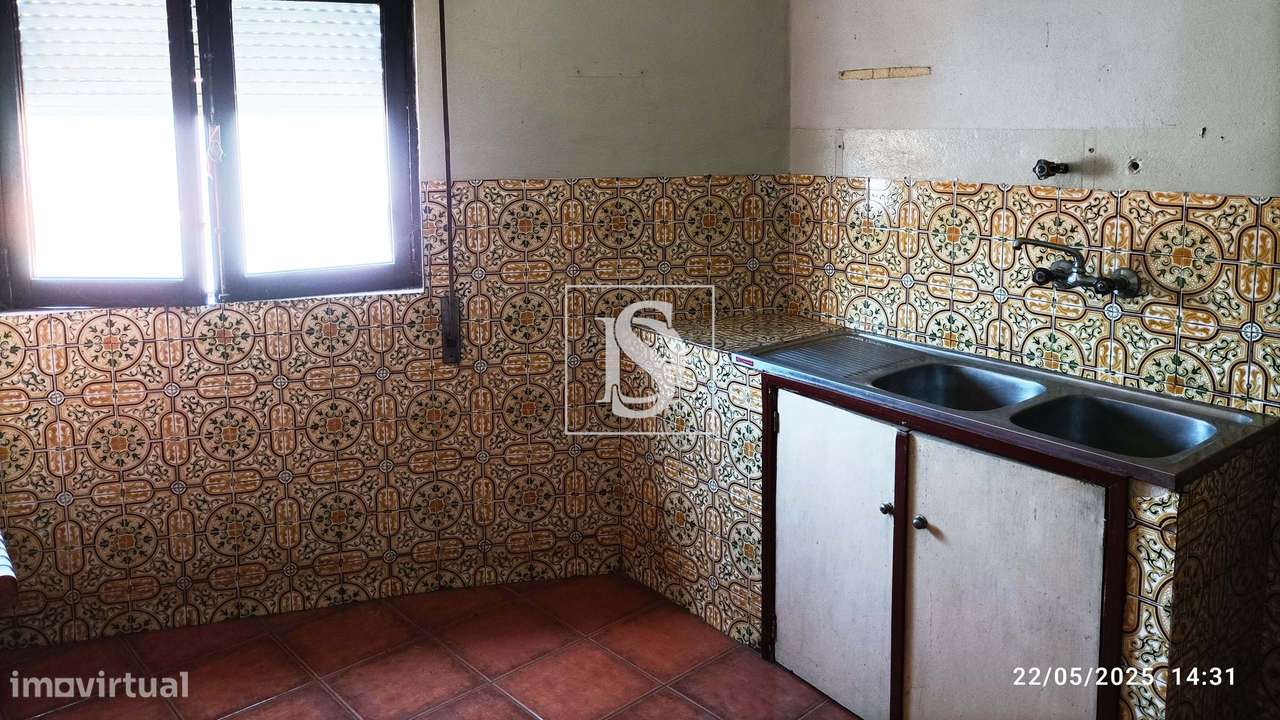 EDIFICIO DE R/C, 1º E 2º ANDAR NA VILA DE GONÇALO, GUARDA - Grande imagem: 5/12